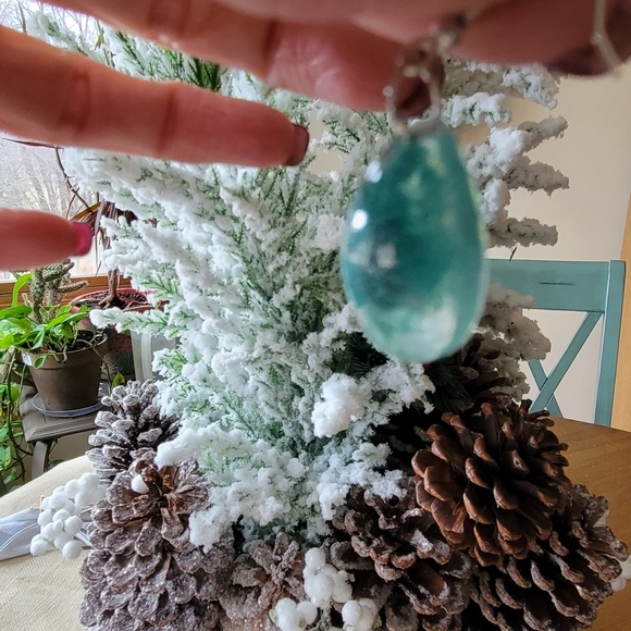 Resin earrings, teal blue - Picture 6 of 7